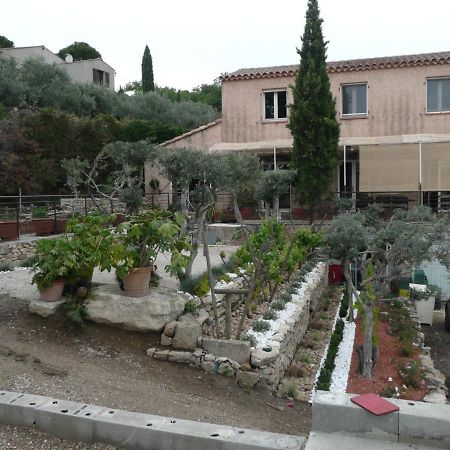 Chez Elles 2 Bed & Breakfast Caumont-sur-Durance Exterior photo